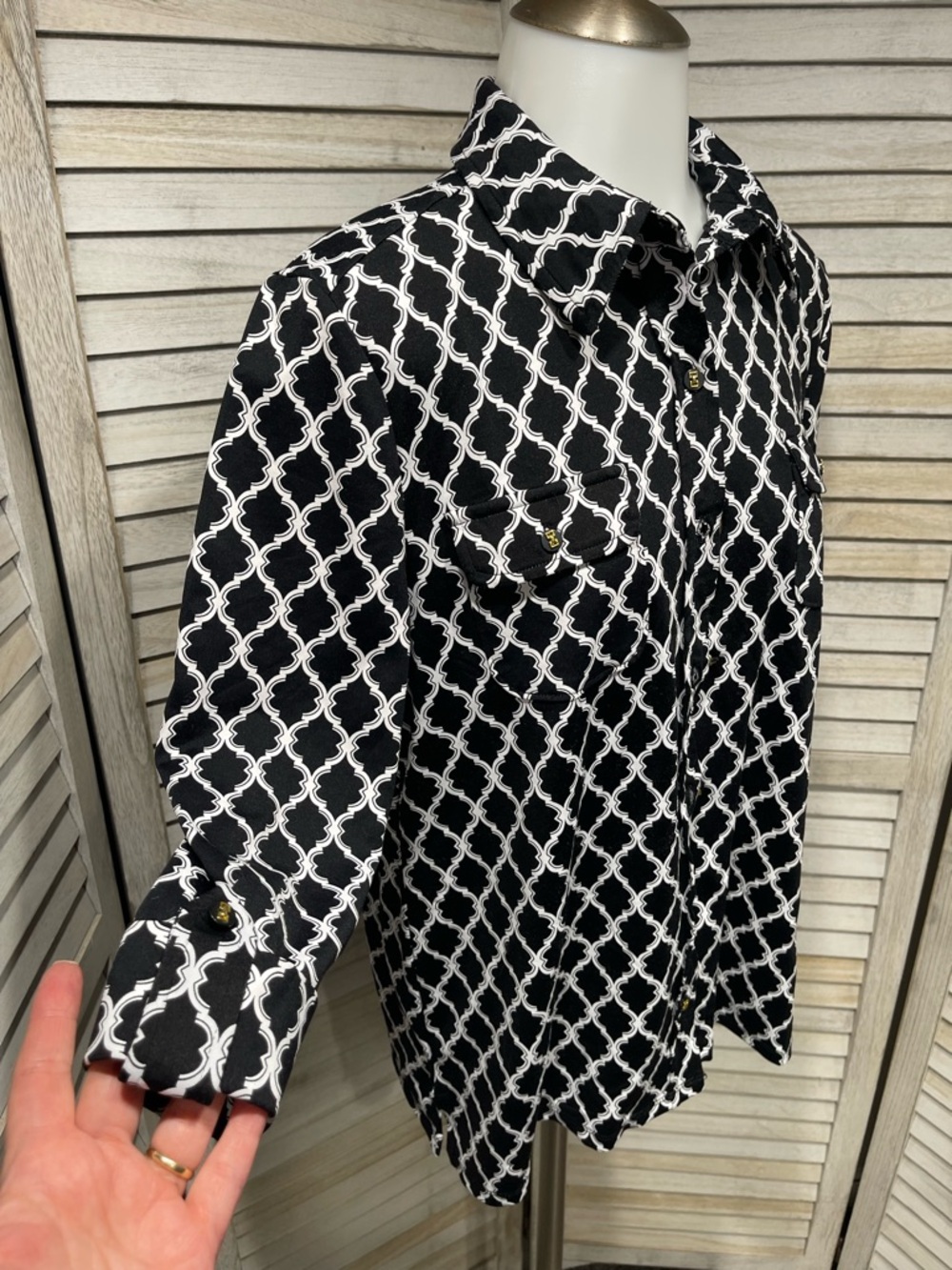 Vince Camuto Black and White Scallop-Print Blouse